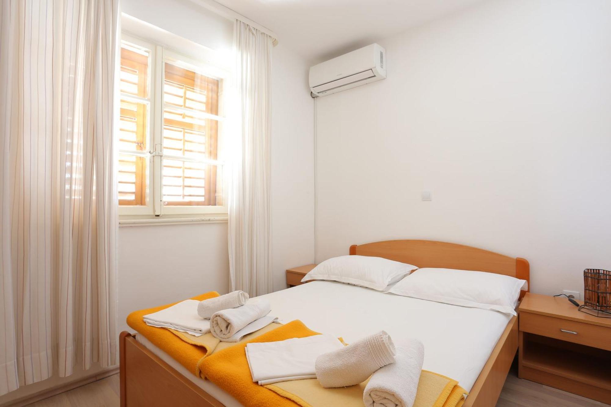 Apartments And Rooms With Parking Space Tucepi, Makarska - 5263 エクステリア 写真