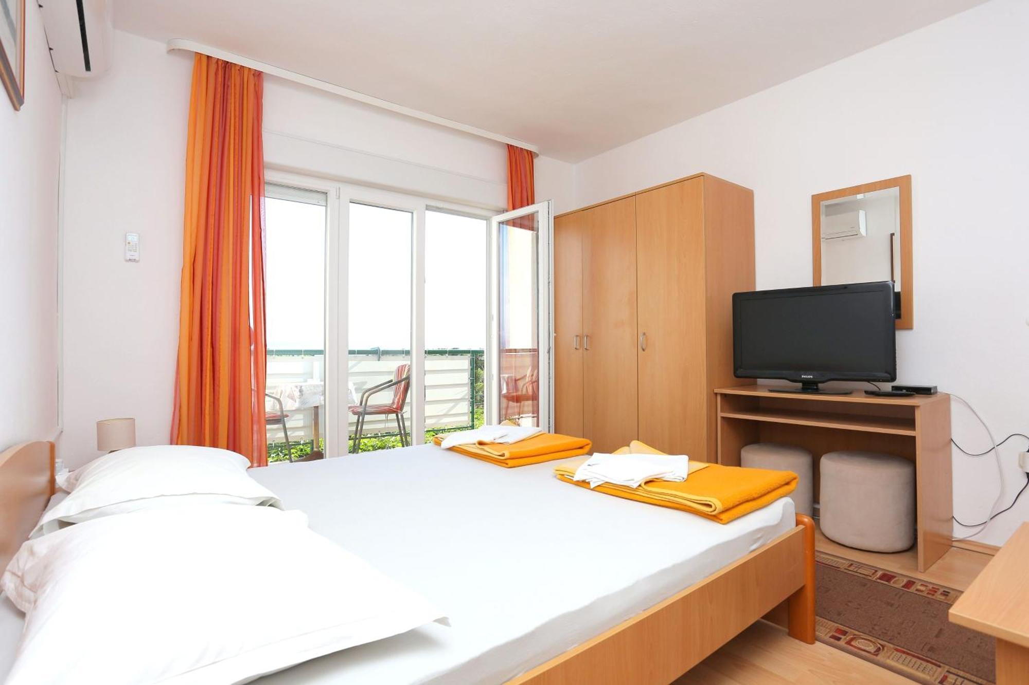 Apartments And Rooms With Parking Space Tucepi, Makarska - 5263 部屋 写真